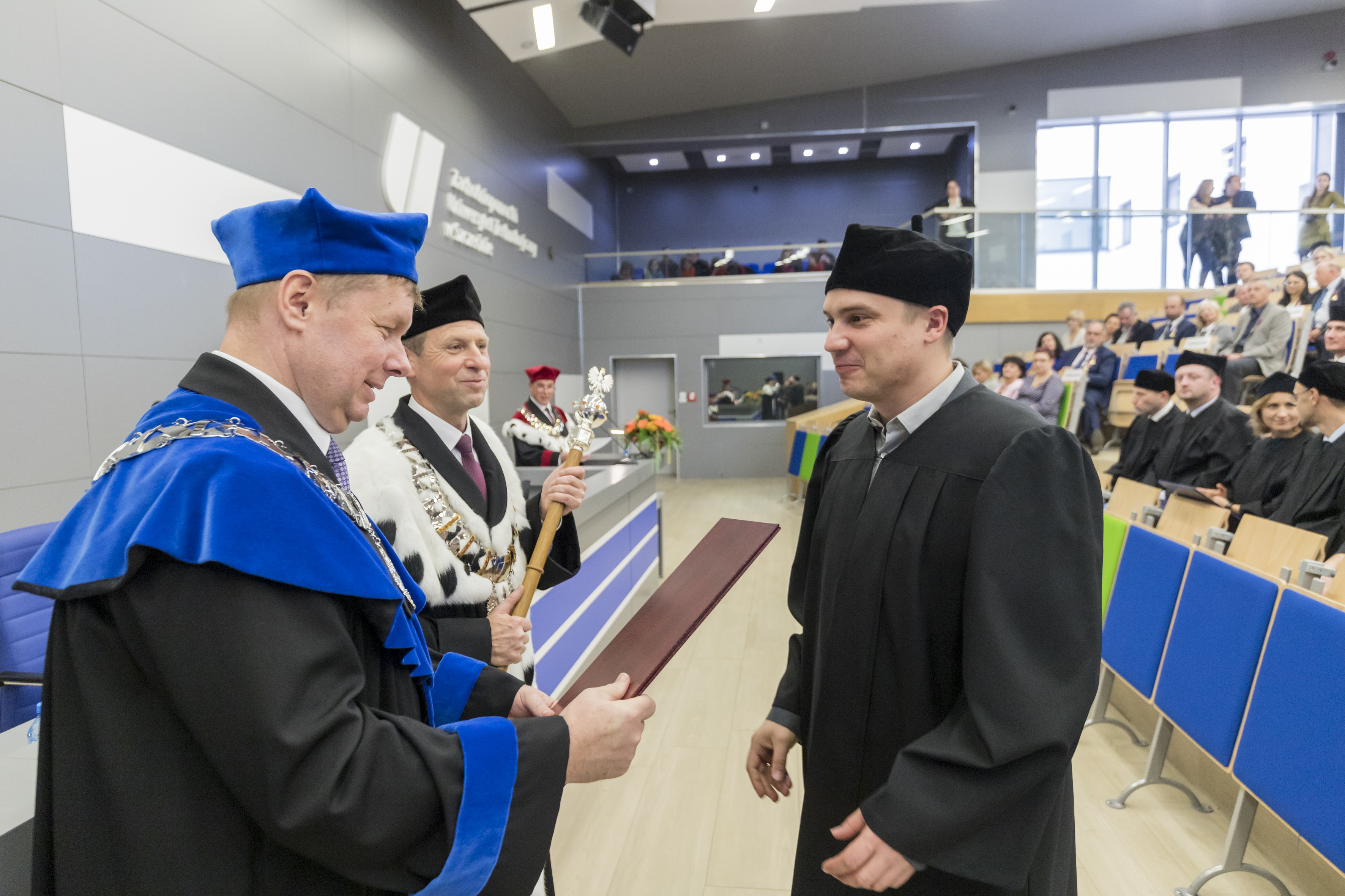 Wręczenie dyplomu doktorskiego - WIMiM Kamil Stateczny (2)