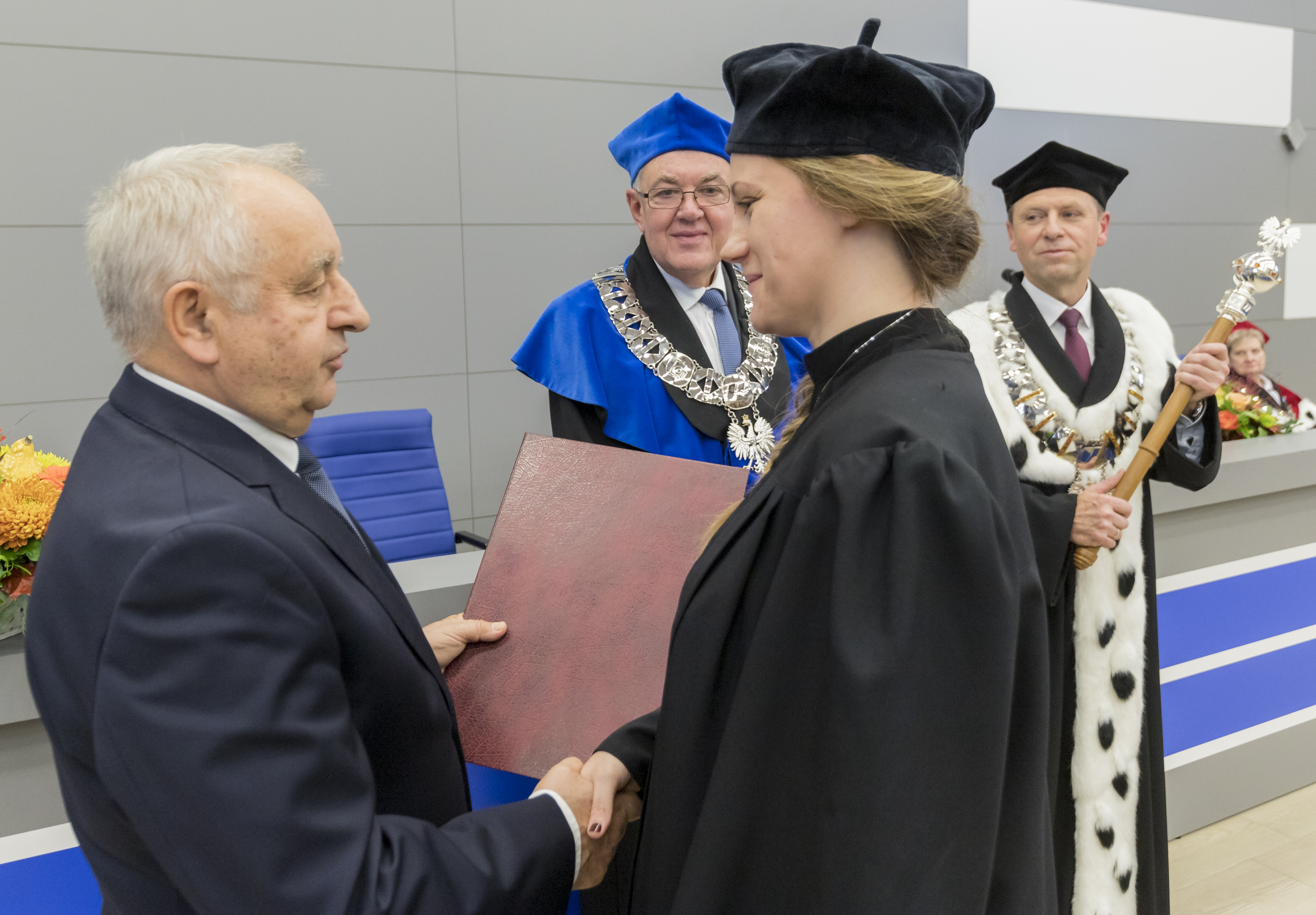 Wręczenie dyplomu doktorskiego - WTiICh Agata Przewłocka (2)