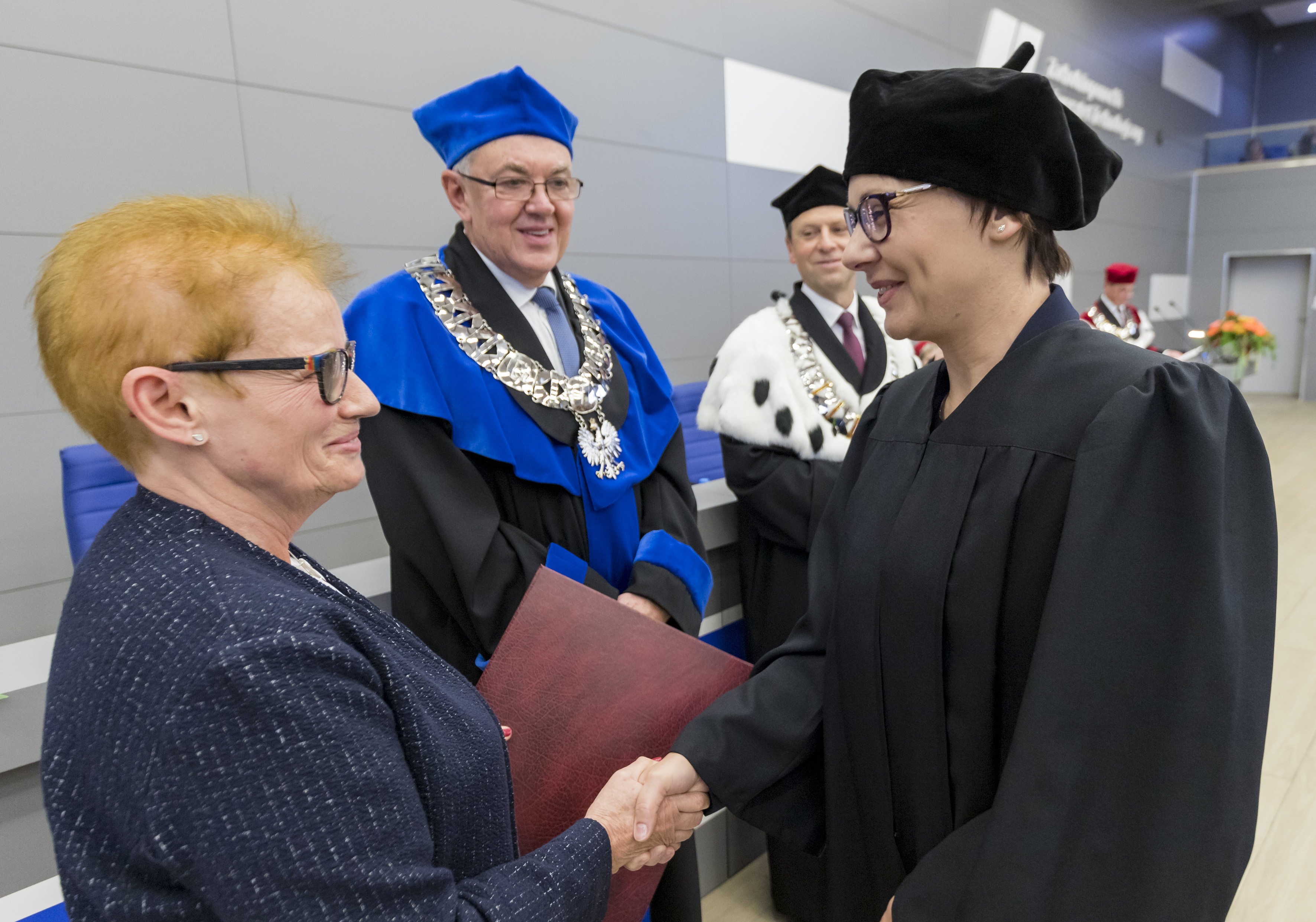 Wręczenie dyplomu doktorskiego - WTiICh Olga Żurek (2)