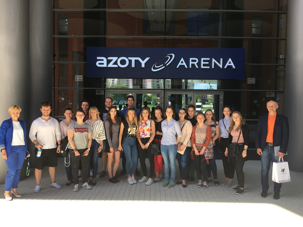 PRZED WEJSCIEM GLOWNYM AZOTY ARENA