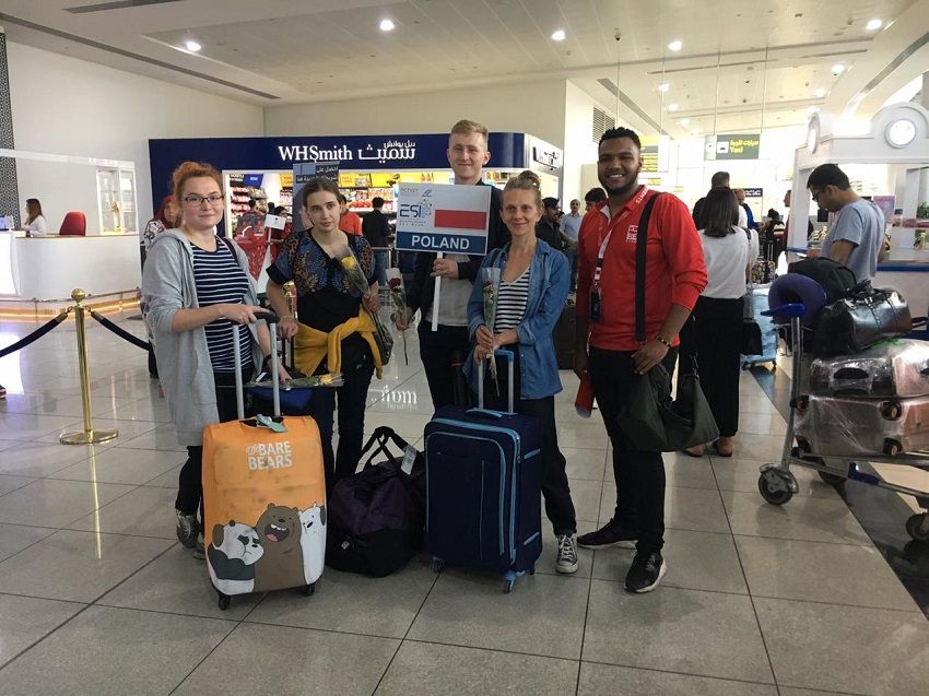 Group picture with volunteers