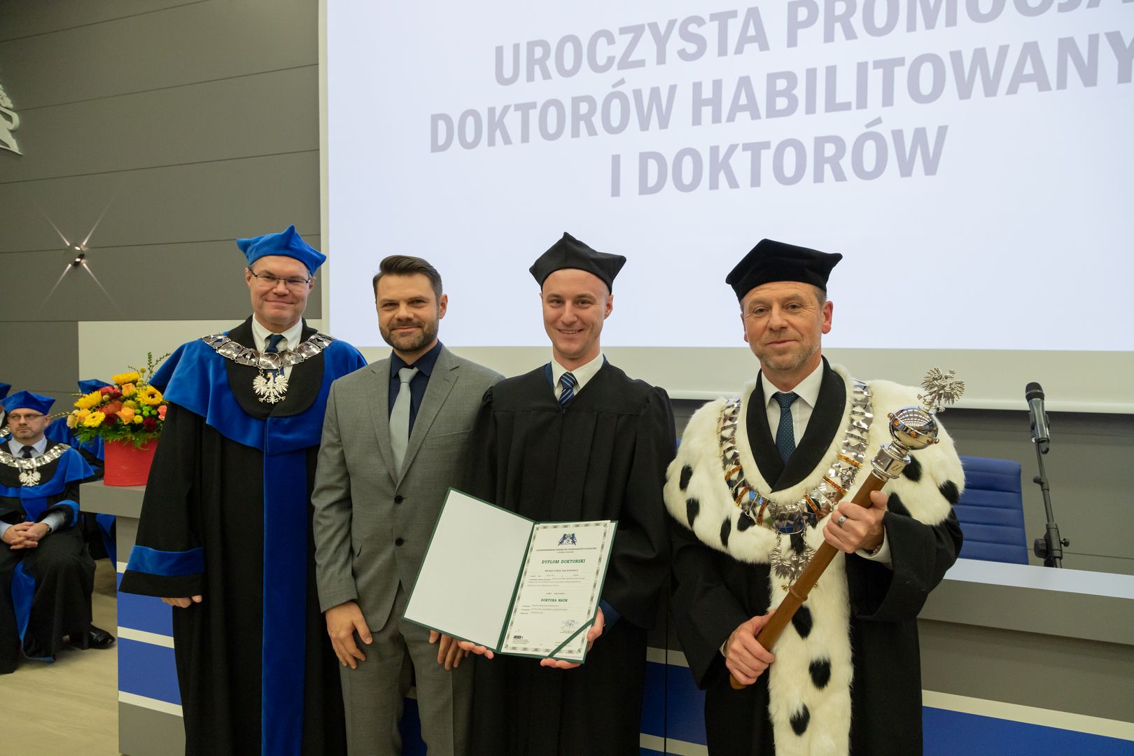 Wręczenie dyplomu doktorskiego