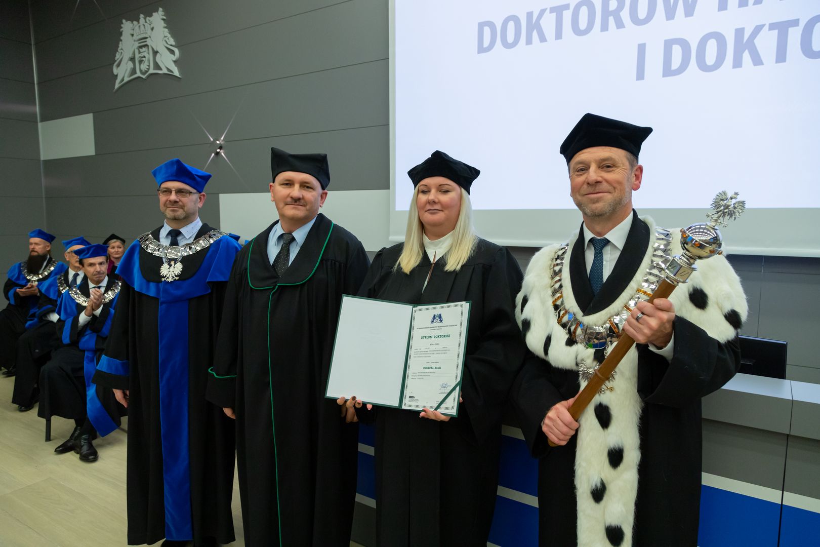 Wręczenie dyplomu doktorskiego