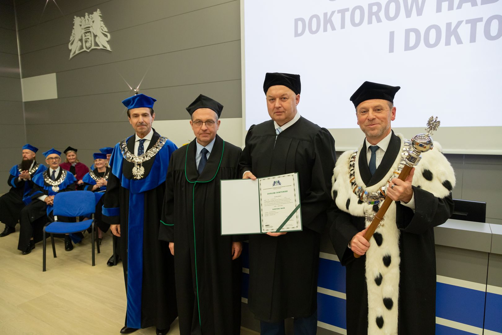 Wręczenie dyplomu doktorskiego