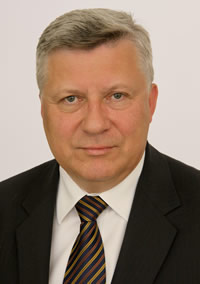 Zdjęcie przedstawia Kwestora - mgr Edwarda ZAWADZKIEGO